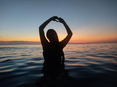 420Geminis Girl on the beach Pic 3