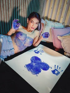 HannaPetit: I want your cock to be the brush and my body your canvas ( 4 фото)