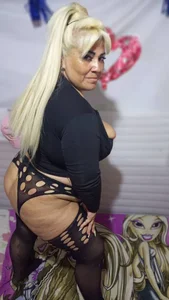 BonniAdamsSensual图片 4