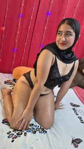 SamiraAwada I want to see you, Let's go to private Foto