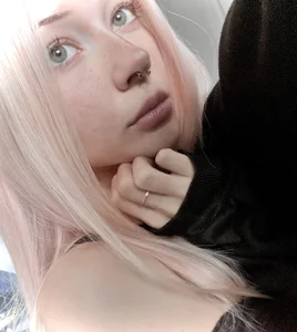 Zdjęcia SweetStarletSofi Do you think I’m cute?😇😇: 