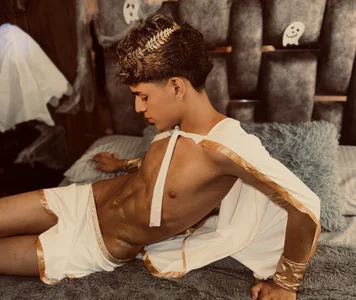 owen__johnson ✨ Déjate llevar por la fantasía, yo seré tu inspiración. Pic 2