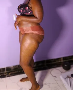 Thickchicvibes02 Public Εικόνα 7
