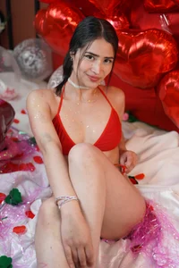 lara_madisson Pretty Like This 💘 Pic 6