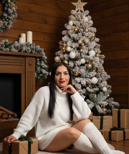 Sophia-Smith2 Merry Christmas 2025 Pic 6