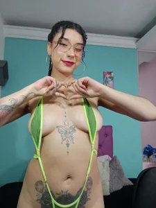 Cinthya-Gomez6 green day 💚💚 Pic 3