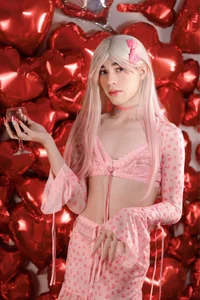 DaripQueen HAPPY SAN VALENTIN🥵😈🍷🥰💕 Pic 3