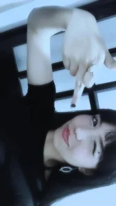 Valen-Foxx1 Public Immagine  2