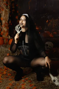 BIANCAROY1 trick or treat? 🙀 Pic