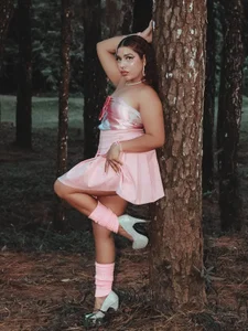 Giselle_MessyDoll kullanıcısının A little bit of you outdoors 🩷💓🔥 albümü -  5 fotoğraf