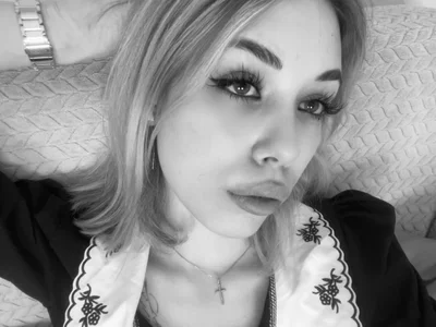 Leila_Vanilla B&W mood Pic 4