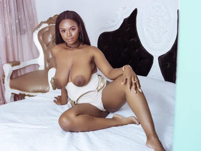 CharlottX sexy tits Pic