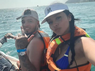 meghan_travisのpaseo en parejaの 2枚の写真