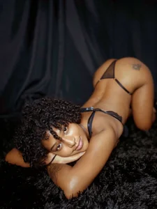 WILD_FIREE_ indiscreet girl 💦✨ Εικόνα