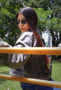 AllyJensen Park Style 🍃 Pic