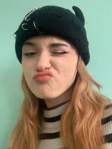 liana_kisses Seizing the moment 🙌 Hình 2