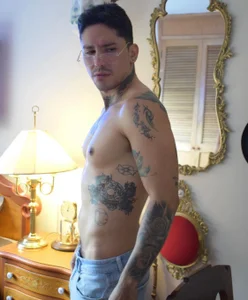 DylanstonnePublic Foto 2