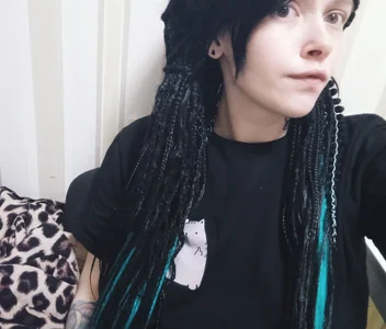 AlternativePolly Public Pic