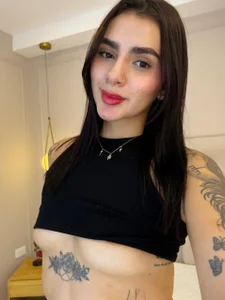 MiiaLuxx Public Pic 4