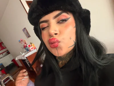 Niki hot🕷️ de LauriInk1  2 Imagens