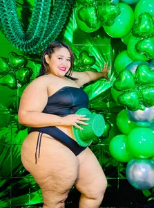 BustyyJuicy_Rs 🍀💚😏 Maybe I’m the luck you didn’t expect… but needed. 🔥 Pic