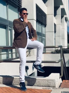 GABO_89 EJECUTIVO HOMBRE DE VALOR Foto 2