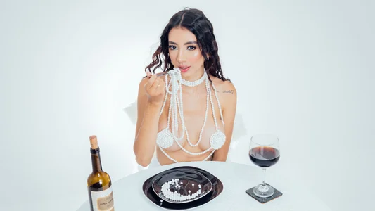 LillyThompson Pearls Pic