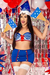 victoria_cooper3 Happy July 4!! 😎 Pic 2