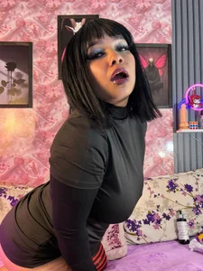 ScarlettMoon02 Hot Mavis Transilvania hotel Sucking🦇🦇🦇🖤 Pic 2
