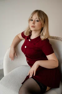 ElaraVance You should get closer to me✨ Pic 4