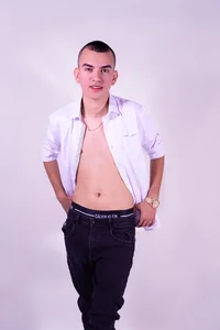 Rowan_Cley 🥵 My type? Anyone who can make me beg. รูป 