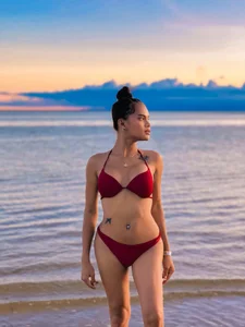 ur_holly_lexie Beach photos Pic 9