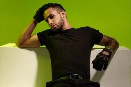 MagnusFrost Blow  5টি ছবি