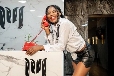 Aura_sun A very sexy secretary Pic