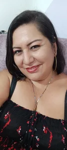 Brenda_Berck_ Mall Pic 2