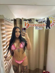 BitchySalome Public 圖片