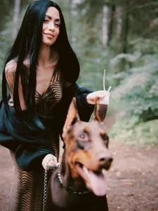 Amanda_River so many high woods around me Pic 2