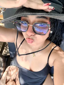 linda_sofi__のa little fox in the middle of a huge sea 😈の枚の写真