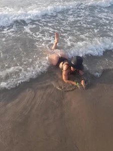 Samy_Hot The sea and me Immagine 