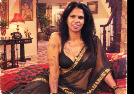 IndianVanya4u2u sexy in black Hình
