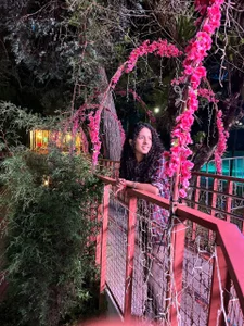 Public od KayleenStoyanoff  5 snímek