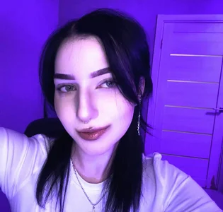 FaviolaHurl at this moment I'm wet 🥵🥵 Pic 2