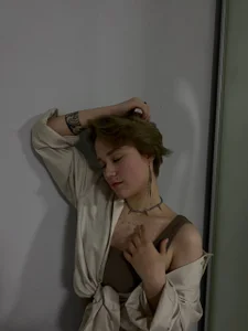 Ellie_Heavenly Public Pic 2