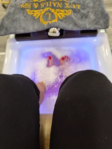 Busty-Belfast-Irish-Girl Wee treatment Εικόνα