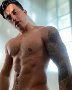GarretAlvin Let's take a shower ;) Foto 5