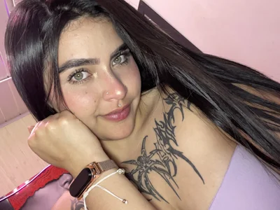 _luna_torresMY PRETTY FACE Bild