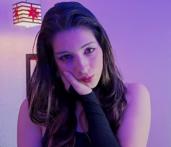 moon_winy And tell me how tempting my face is Pic 2