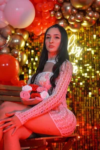 NatyRomeroX1Our hot Valentine's Day Bild 2