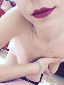 SerenaLoveX Public Pic 2