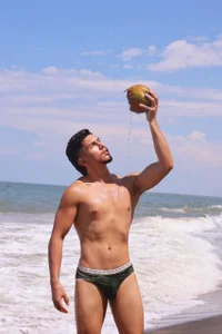 Aaronfox_x I love the beach Pic 2